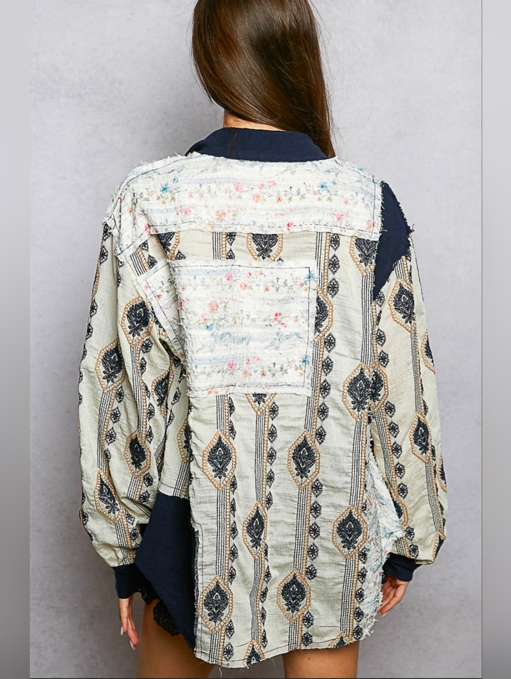 NEW!!! POL Boho Patterned Button-Up Shirt Jacket in Cream & Navy, NWT - Picture 4 of 4